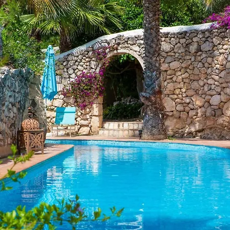 Hermosa At Masia Nur Sitges, Adults Only * Canyelles (Catalonia)